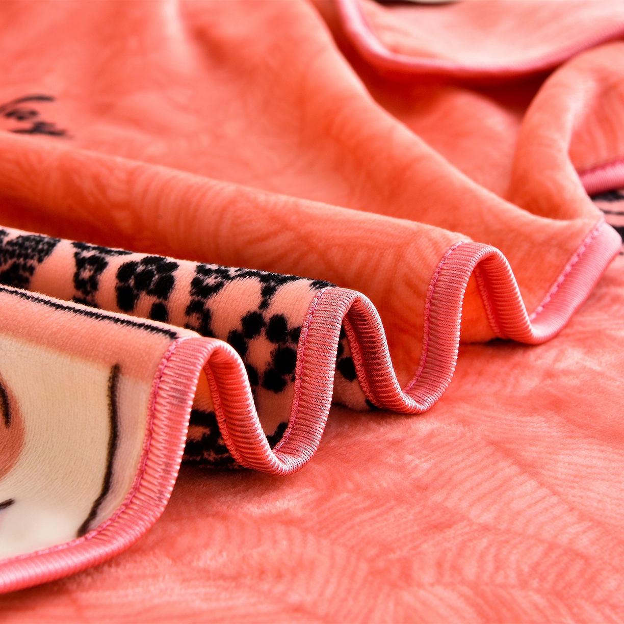 91家纺网 家纺一手货源 找家纺 博兰蒂 2025新款床裙款高克重牛奶绒印花四件套 梦幻花语