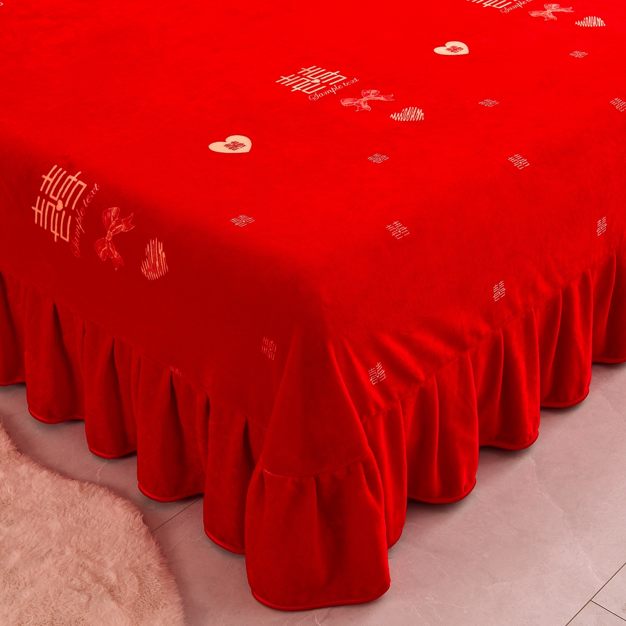 91家纺网 家纺一手货源 找家纺 博兰蒂 2025新款床裙款高克重牛奶绒印花四件套 同心结