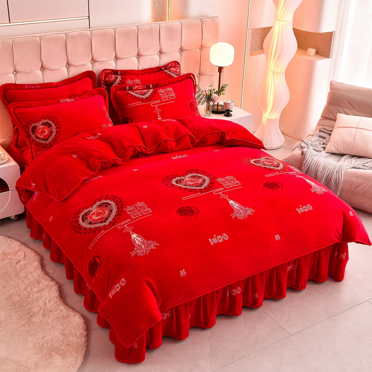 91家纺网 家纺一手货源 找家纺 博兰蒂 2025新款床裙款高克重牛奶绒印花四件套 喜结良缘