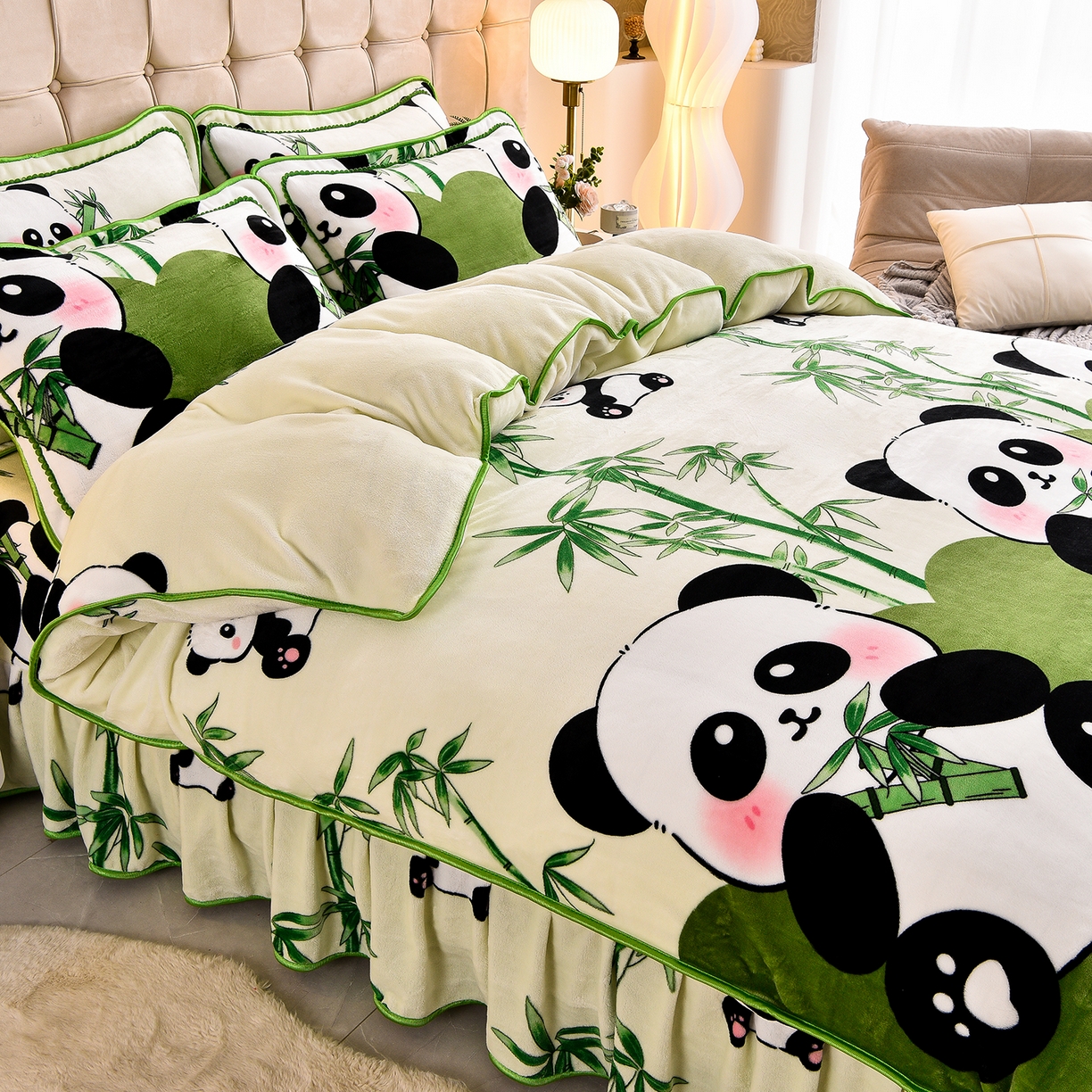 91家纺网 家纺一手货源 找家纺 博兰蒂 2025新款床裙款高克重牛奶绒印花四件套 熊猫-绿