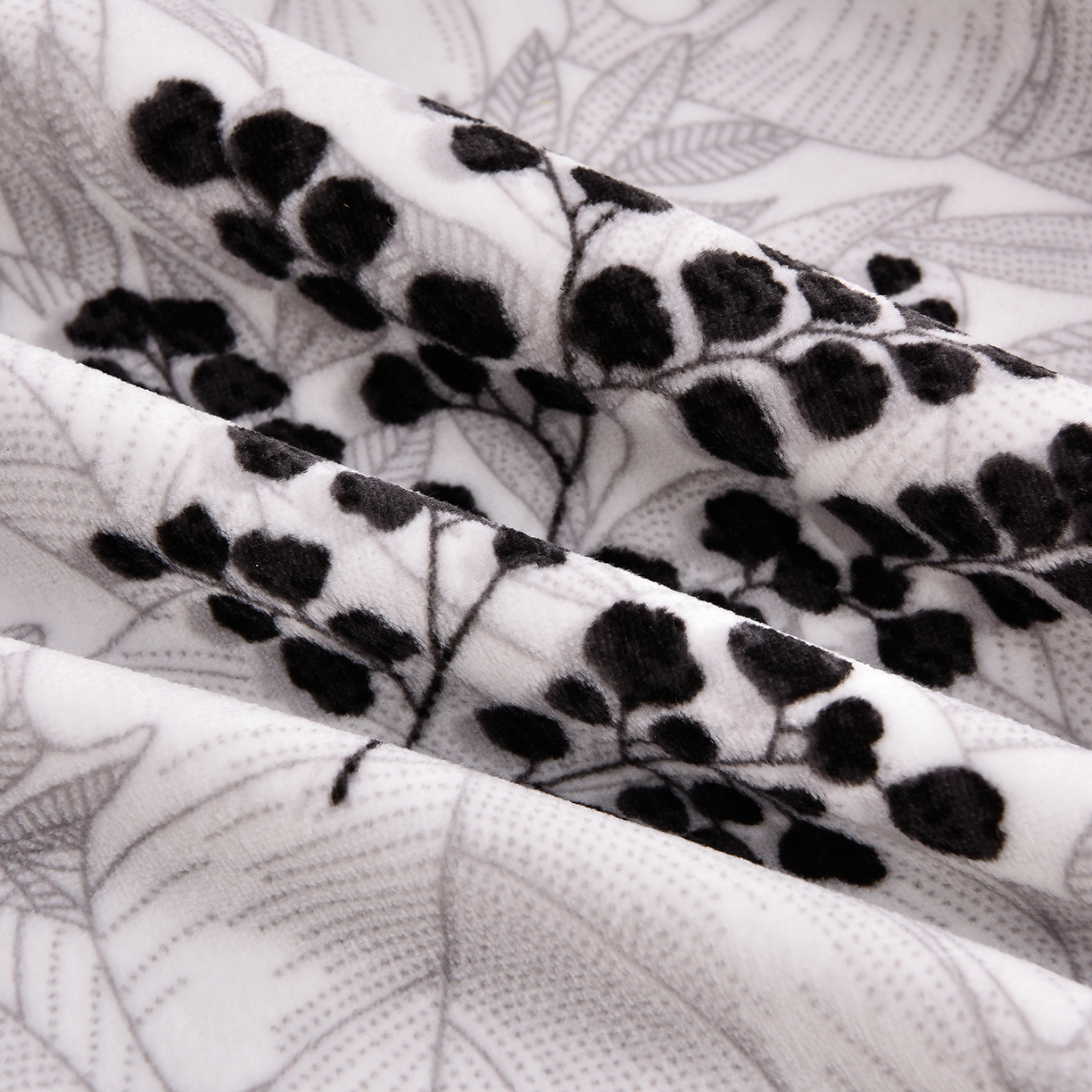 91家纺网 家纺一手货源 找家纺 博兰蒂 2025新款床裙款高克重牛奶绒印花四件套 叶语