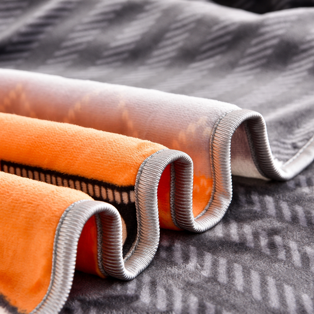 91家纺网 家纺一手货源 找家纺 （总）博兰蒂 2025新款床裙款高克重牛奶绒印花单被套