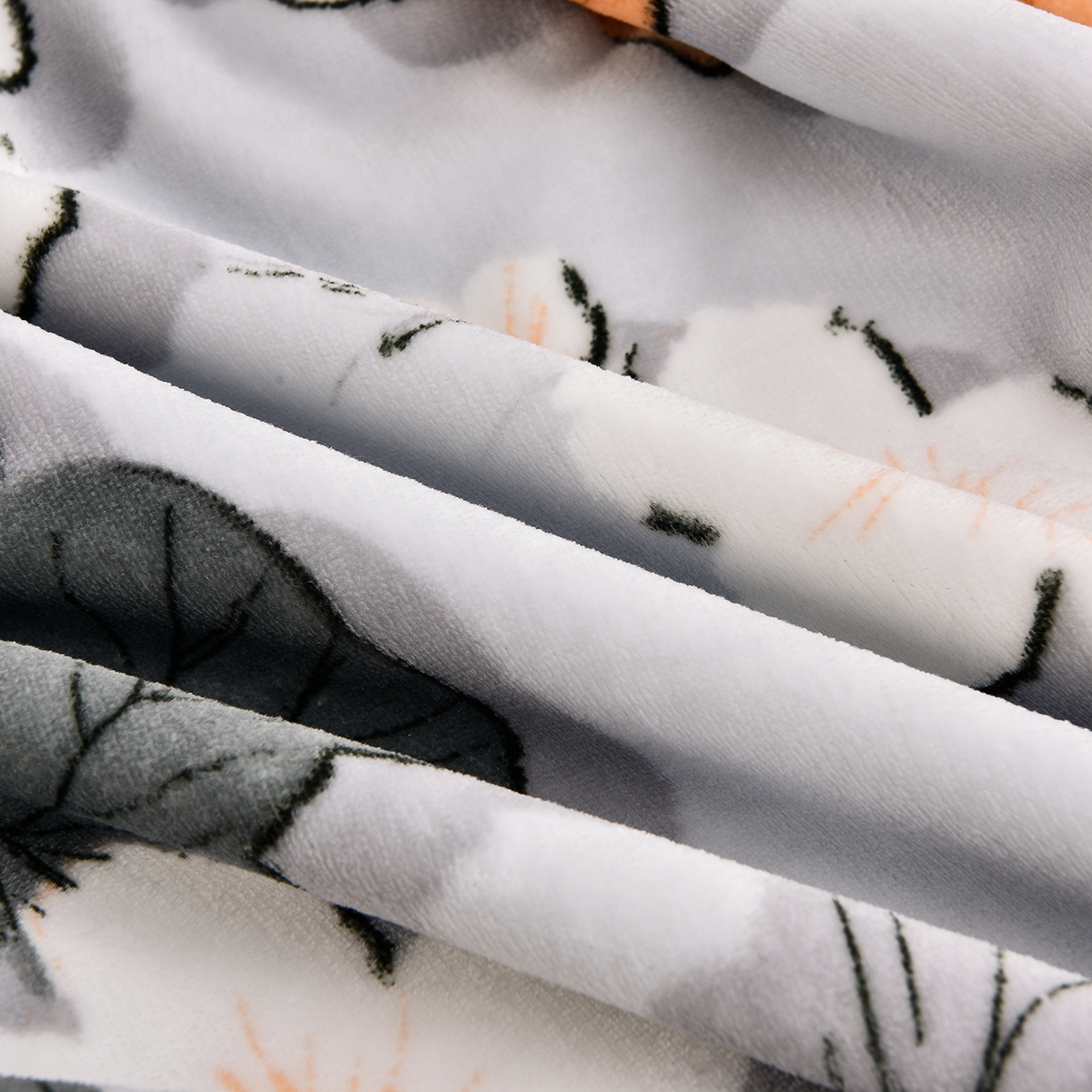 91家纺网 家纺一手货源 找家纺 博兰蒂 2025新款床裙款高克重牛奶绒印花单被套 春花秋拾