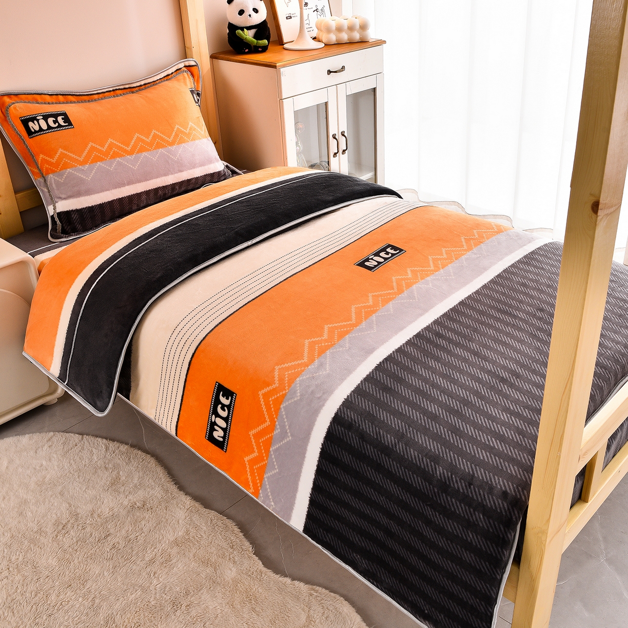 博兰蒂 2025新款床裙款高克重牛奶绒印花学生三件套 爵士格调