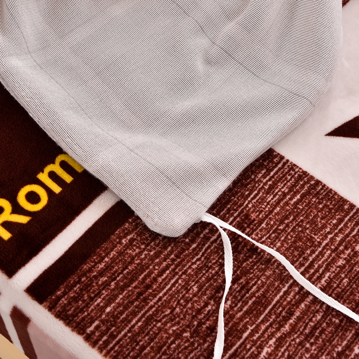 91家纺网 家纺一手货源 找家纺 博兰蒂 2025新款床裙款高克重牛奶绒印花学生三件套 浪漫之星