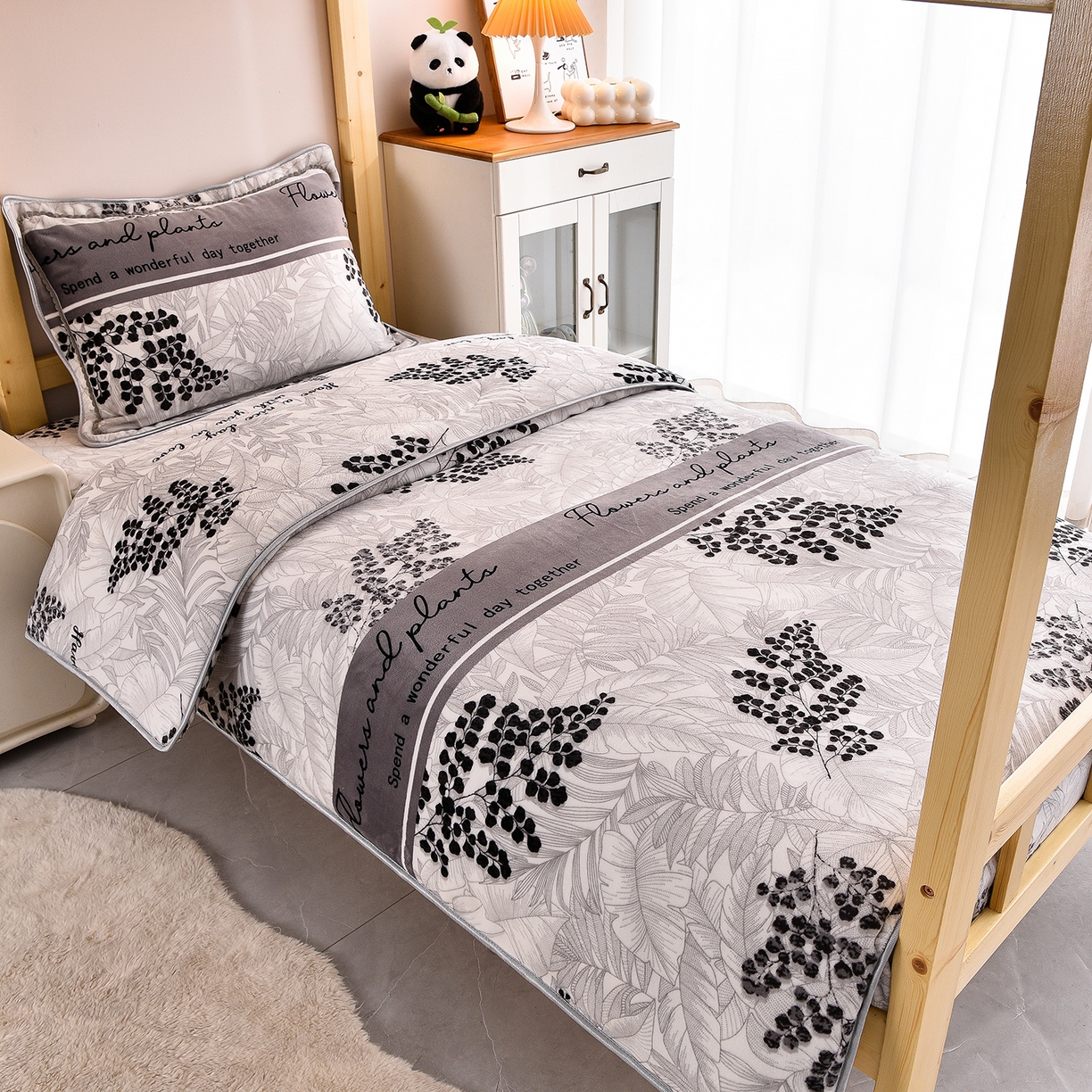 博兰蒂 2025新款床裙款高克重牛奶绒印花学生三件套 叶语