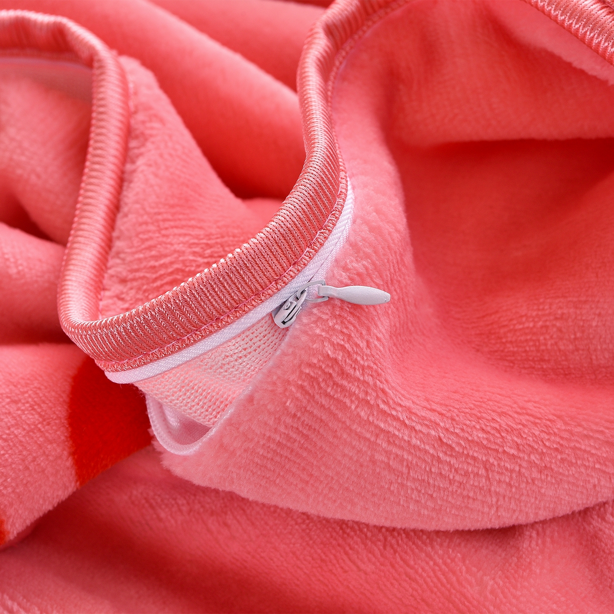 91家纺网 家纺一手货源 找家纺 博兰蒂 2025新款床裙款高克重牛奶绒印花学生三件套 樱桃小兔