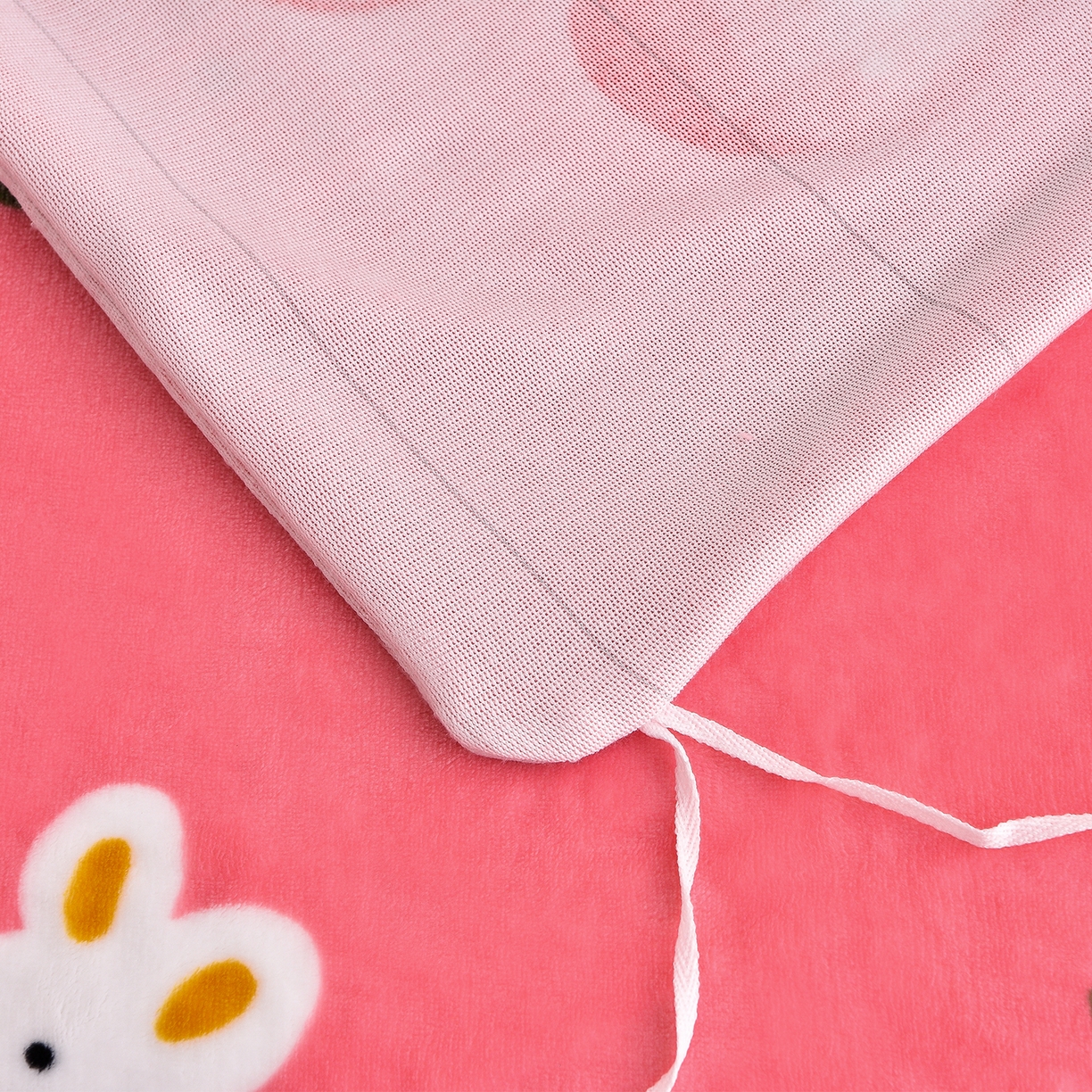 91家纺网 家纺一手货源 找家纺 博兰蒂 2025新款床裙款高克重牛奶绒印花单被套 樱桃小兔