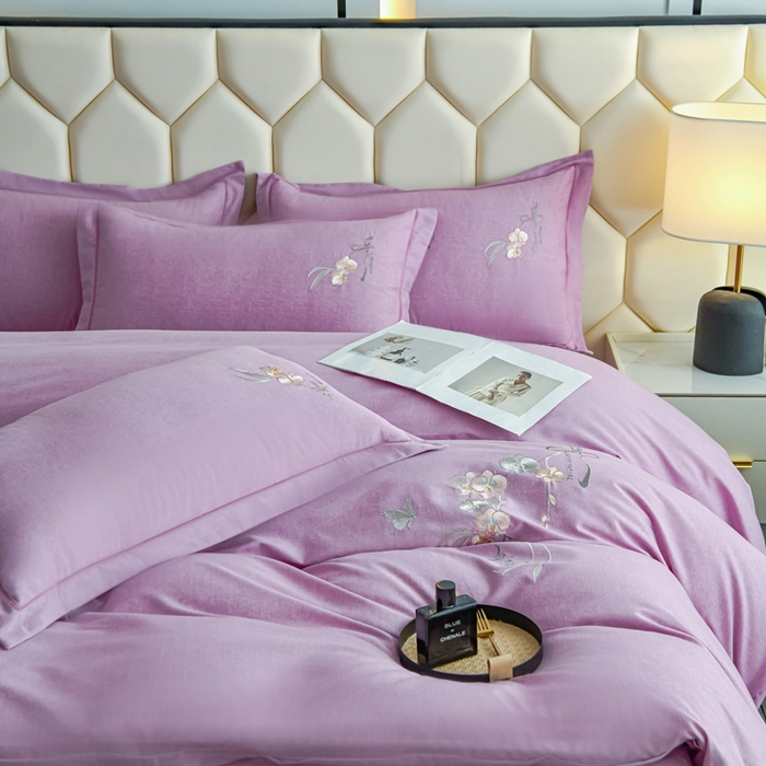 91家纺网 家纺一手货源 找家纺 U品汇 2025新品长绒棉加厚全棉纯棉磨毛刺绣花四件套生态磨毛套件 扶摇-淡雅紫