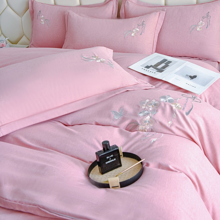 91家纺网 家纺一手货源 找家纺 U品汇 2025新品长绒棉加厚全棉纯棉磨毛刺绣花四件套生态磨毛套件 扶摇-红豆沙