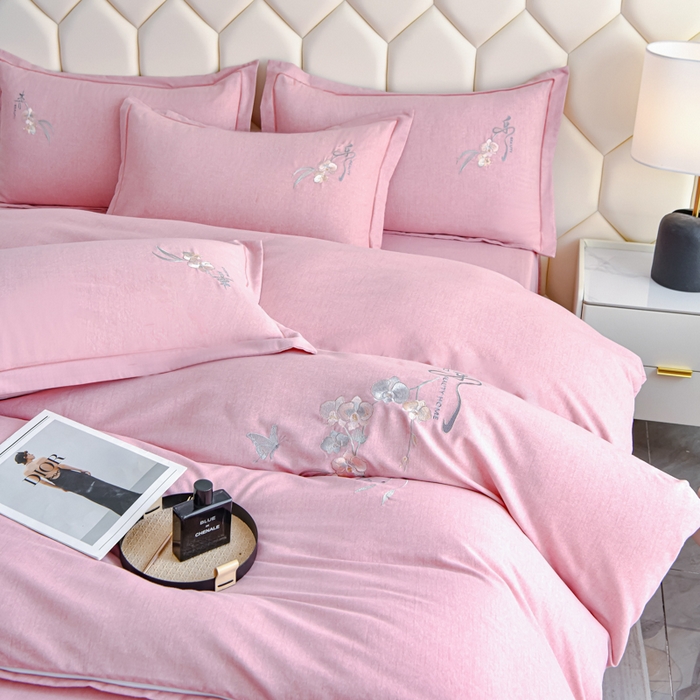 91家纺网 家纺一手货源 找家纺 U品汇 2025新品长绒棉加厚全棉纯棉磨毛刺绣花四件套生态磨毛套件 扶摇-红豆沙