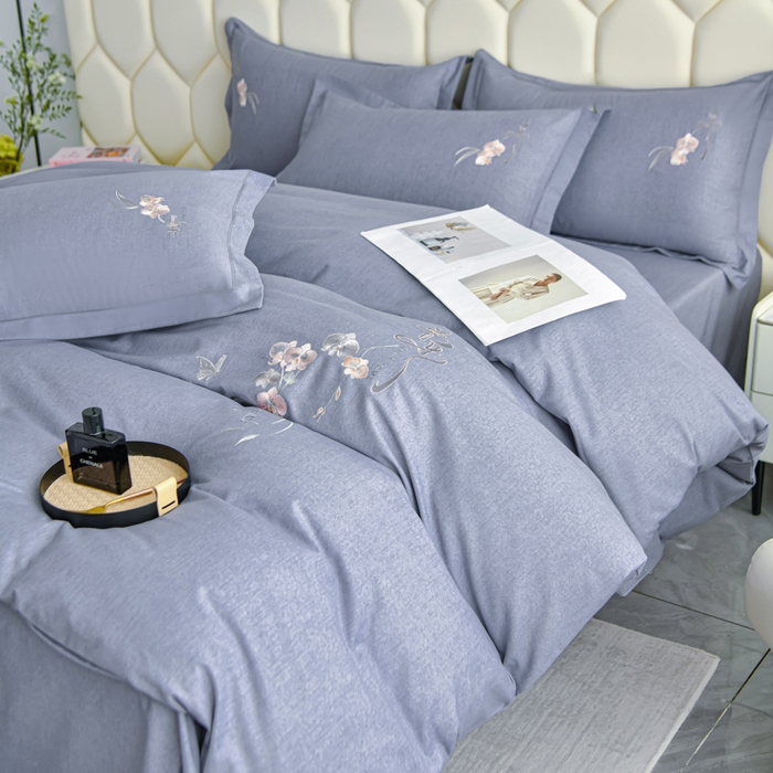 91家纺网 家纺一手货源 找家纺 U品汇 2025新品长绒棉加厚全棉纯棉磨毛刺绣花四件套生态磨毛套件 扶摇-罗马灰