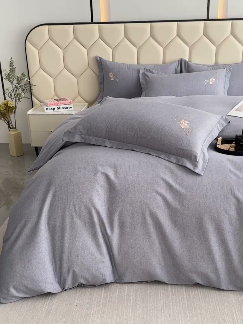 91家纺网 家纺一手货源 找家纺 U品汇 2025新品长绒棉加厚全棉纯棉磨毛刺绣花四件套生态磨毛套件 扶摇-罗马灰