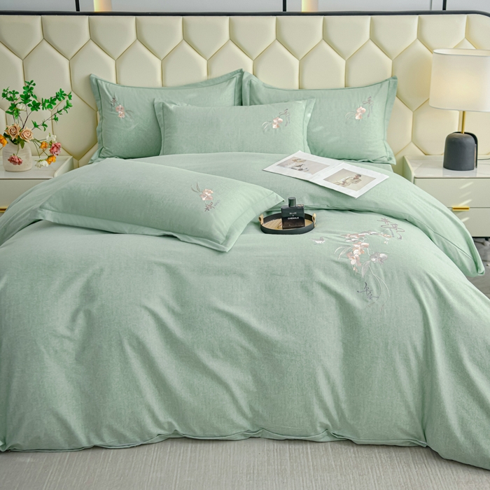 91家纺网 家纺一手货源 找家纺 U品汇 2025新品长绒棉加厚全棉纯棉磨毛刺绣花四件套生态磨毛套件 扶摇-浅灰绿