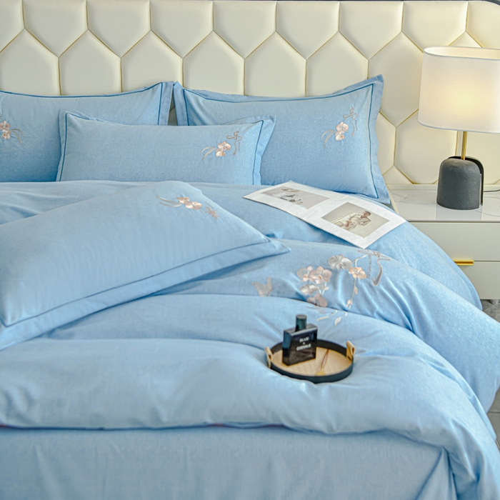 91家纺网 家纺一手货源 找家纺 U品汇 2025新品长绒棉加厚全棉纯棉磨毛刺绣花四件套生态磨毛套件 扶摇-星空蓝