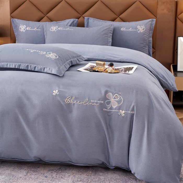 91家纺网 家纺一手货源 找家纺 U品汇 2025新品长绒棉加厚全棉纯棉磨毛刺绣花四件套生态磨毛套件 花季奇缘-宾利灰