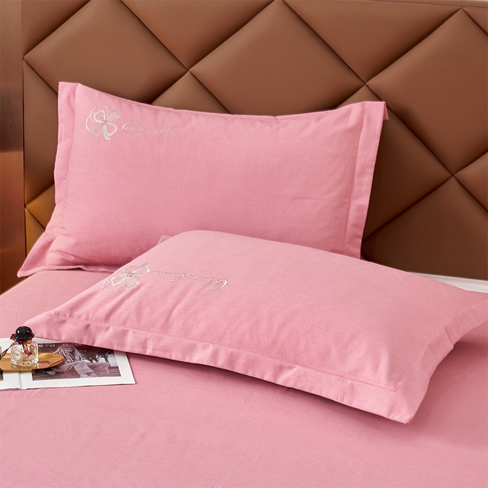 91家纺网 家纺一手货源 找家纺 U品汇 2025新品长绒棉加厚全棉纯棉磨毛刺绣花四件套生态磨毛套件 花季奇缘-香妃粉