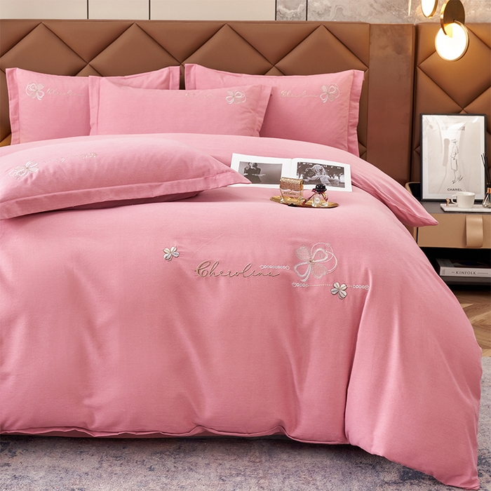 91家纺网 家纺一手货源 找家纺 U品汇 2025新品长绒棉加厚全棉纯棉磨毛刺绣花四件套生态磨毛套件 花季奇缘-香妃粉