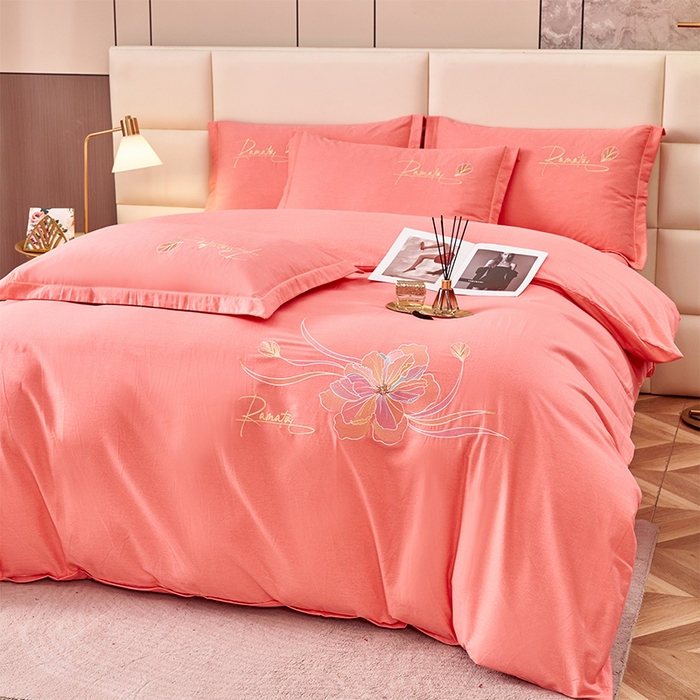 91家纺网 家纺一手货源 找家纺 U品汇 2025新品长绒棉加厚全棉纯棉磨毛刺绣花四件套生态磨毛套件 浪漫花语-砖红