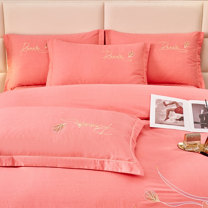 91家纺网 家纺一手货源 找家纺 U品汇 2025新品长绒棉加厚全棉纯棉磨毛刺绣花四件套生态磨毛套件 浪漫花语-砖红