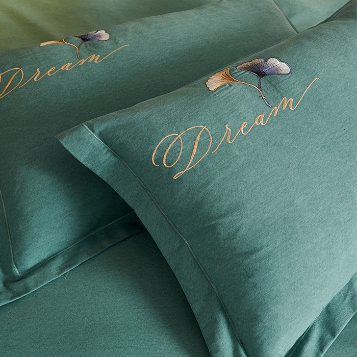 91家纺网 家纺一手货源 找家纺 U品汇 2025新品长绒棉加厚全棉纯棉磨毛刺绣花四件套生态磨毛套件 私情叶语-清浅绿