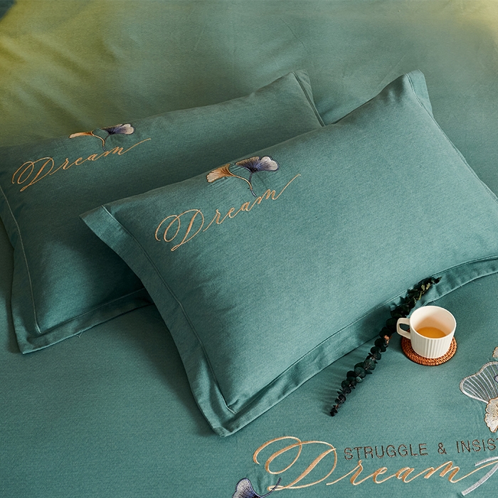 91家纺网 家纺一手货源 找家纺 U品汇 2025新品长绒棉加厚全棉纯棉磨毛刺绣花四件套生态磨毛套件 私情叶语-清浅绿