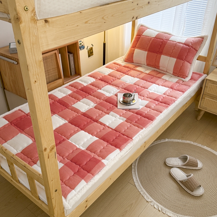 91家纺网 家纺一手货源 找家纺 （总）迪梦思家纺 2025新款A类牛奶绒无印风格子床褥床护垫学生床垫--学生床图