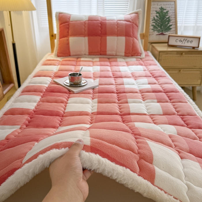 91家纺网 家纺一手货源 找家纺 （总）迪梦思家纺 2025新款A类牛奶绒无印风格子床褥床护垫学生床垫--学生床图