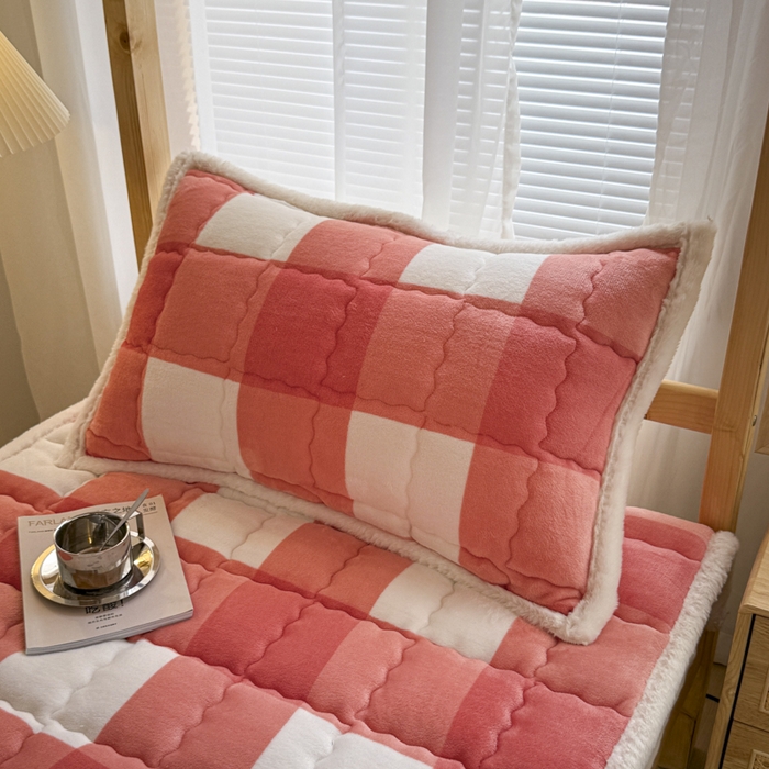 91家纺网 家纺一手货源 找家纺 （总）迪梦思家纺 2025新款A类牛奶绒无印风格子床褥床护垫学生床垫--学生床图