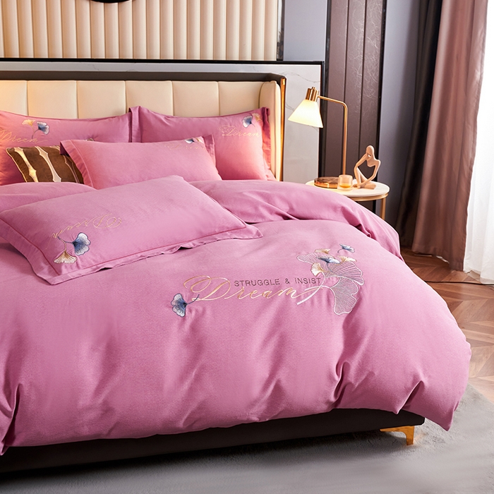 91家纺网 家纺一手货源 找家纺 U品汇 2025新品长绒棉加厚全棉纯棉磨毛刺绣花四件套生态磨毛套件 私情叶语-香妃粉