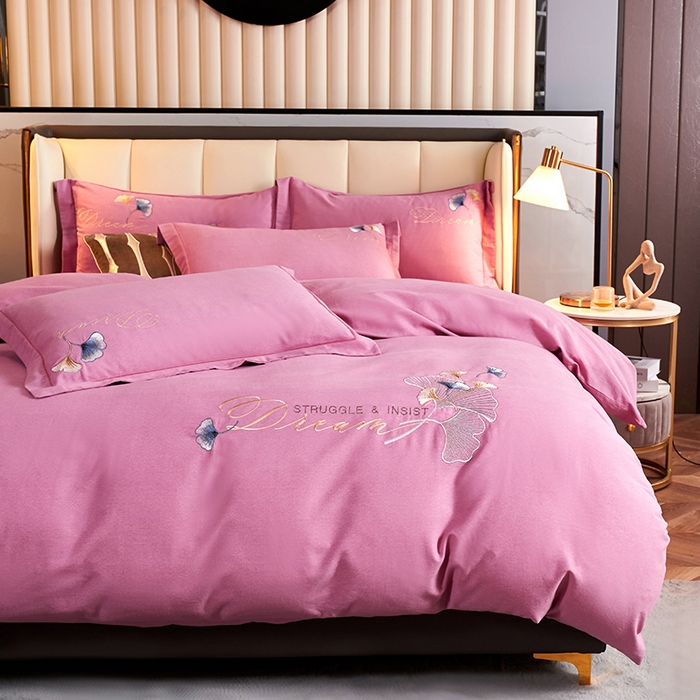 91家纺网 家纺一手货源 找家纺 U品汇 2025新品长绒棉加厚全棉纯棉磨毛刺绣花四件套生态磨毛套件 私情叶语-香妃粉