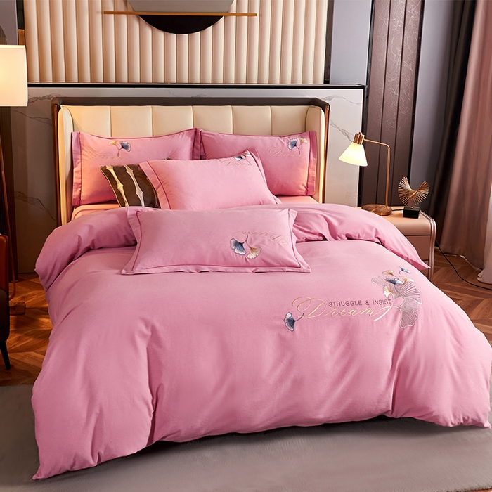 91家纺网 家纺一手货源 找家纺 U品汇 2025新品长绒棉加厚全棉纯棉磨毛刺绣花四件套生态磨毛套件 私情叶语-樱花粉