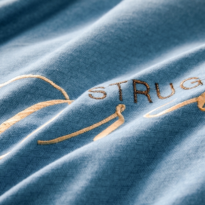 91家纺网 家纺一手货源 找家纺 U品汇 2025新品长绒棉加厚全棉纯棉磨毛刺绣花四件套生态磨毛套件 私情叶语-月光蓝