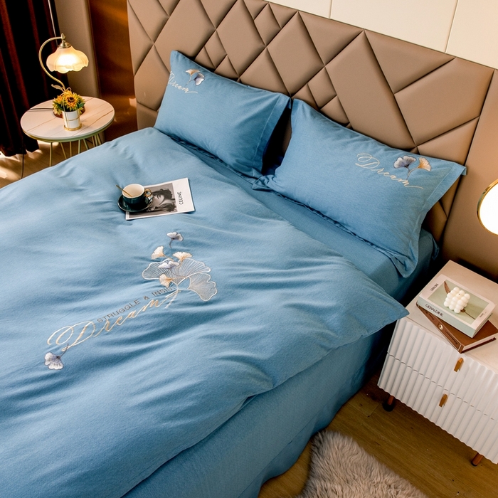 91家纺网 家纺一手货源 找家纺 U品汇 2025新品长绒棉加厚全棉纯棉磨毛刺绣花四件套生态磨毛套件 私情叶语-月光蓝