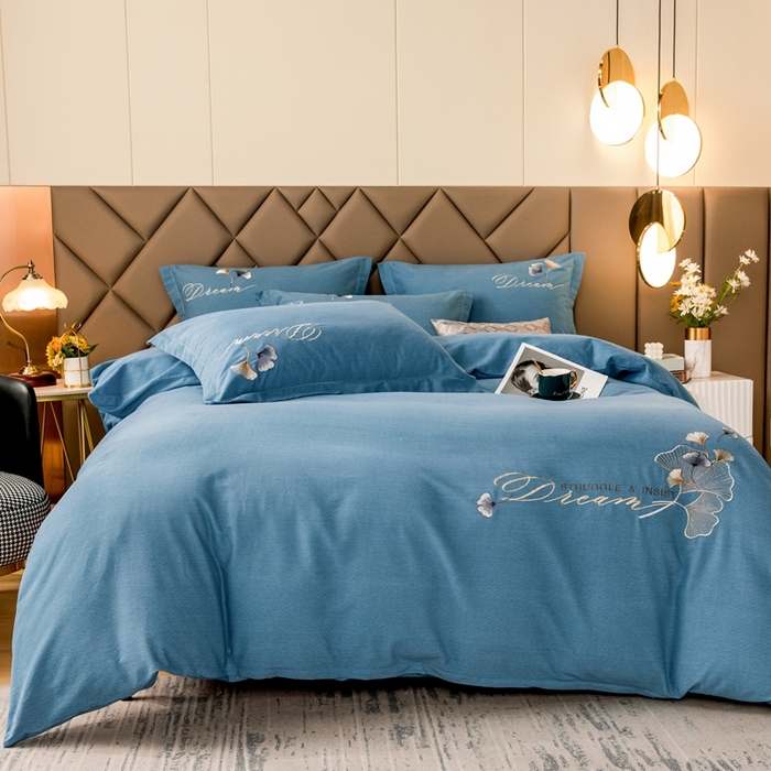 91家纺网 家纺一手货源 找家纺 U品汇 2025新品长绒棉加厚全棉纯棉磨毛刺绣花四件套生态磨毛套件 私情叶语-月光蓝