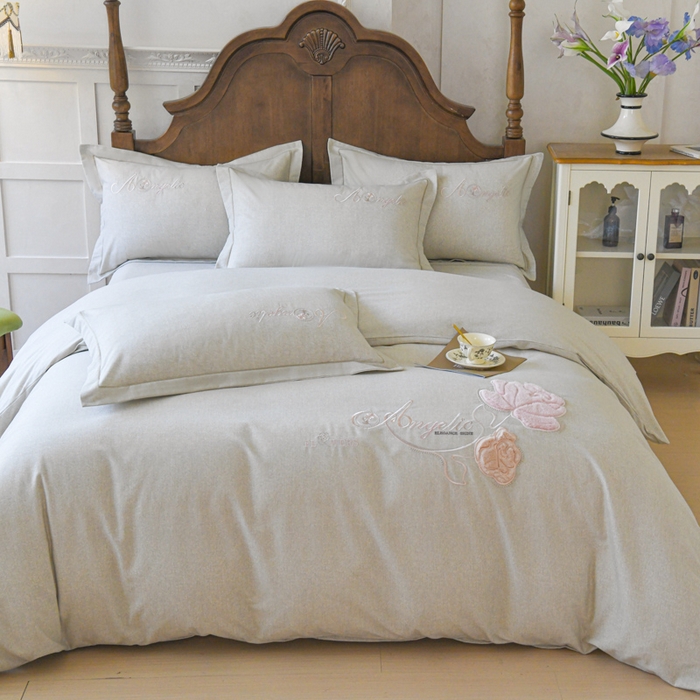 91家纺网 家纺一手货源 找家纺 U品汇 2025新品长绒棉加厚全棉纯棉磨毛立体刺绣花四件套生态磨毛加绒（玫瑰物语） 玫瑰物语-灰咖