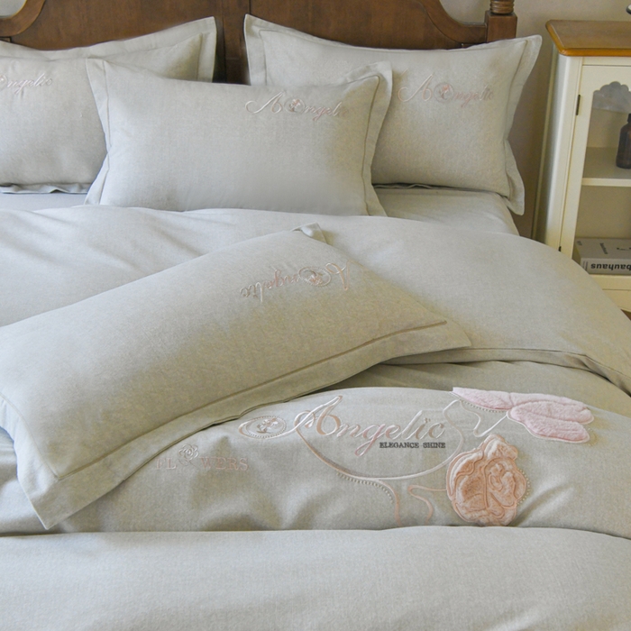 91家纺网 家纺一手货源 找家纺 U品汇 2025新品长绒棉加厚全棉纯棉磨毛立体刺绣花四件套生态磨毛加绒（玫瑰物语） 玫瑰物语-灰咖