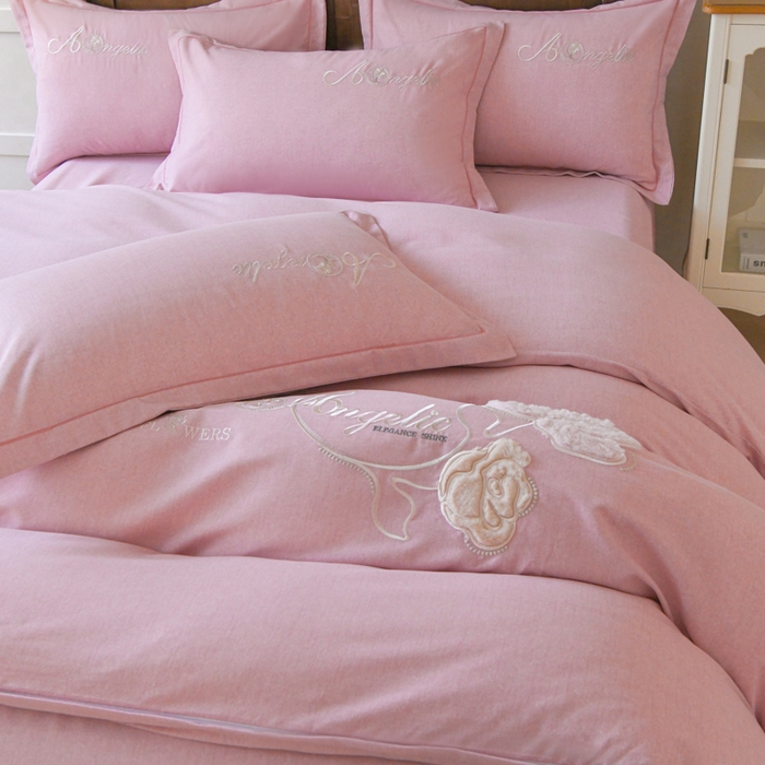 91家纺网 家纺一手货源 找家纺 U品汇 2025新品长绒棉加厚全棉纯棉磨毛立体刺绣花四件套生态磨毛加绒（玫瑰物语） 玫瑰物语-红豆沙