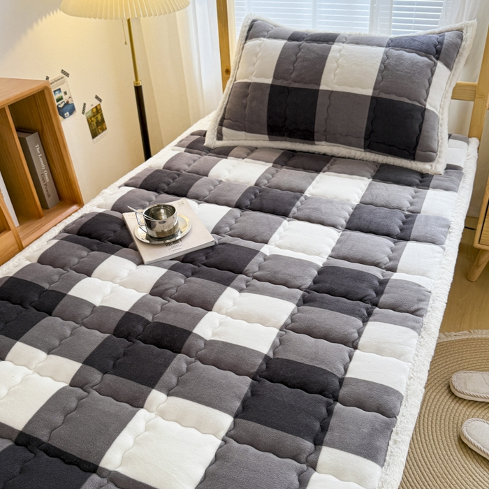 91家纺网 家纺一手货源 找家纺 迪梦思家纺 2025新款A类牛奶绒无印风格子床褥床护垫学生床垫--学生床图 平铺款-灰简格