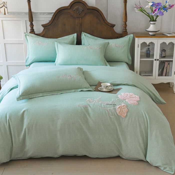 91家纺网 家纺一手货源 找家纺 U品汇 2025新品长绒棉加厚全棉纯棉磨毛立体刺绣花四件套生态磨毛加绒（玫瑰物语） 玫瑰物语-浅灰绿