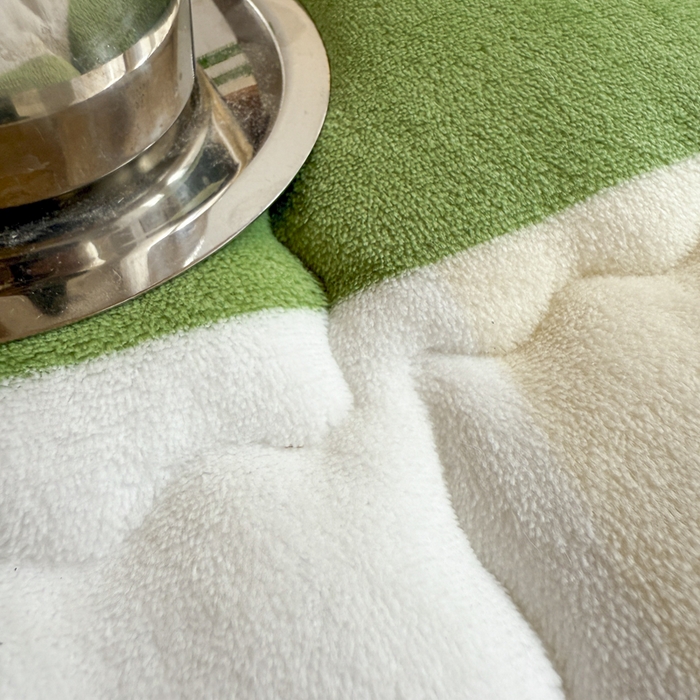 91家纺网 家纺一手货源 找家纺 迪梦思家纺 2025新款A类牛奶绒无印风格子床褥床护垫学生床垫--学生床图 平铺款-森系格