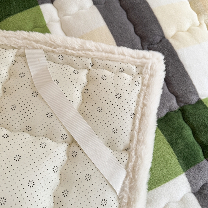 91家纺网 家纺一手货源 找家纺 迪梦思家纺 2025新款A类牛奶绒无印风格子床褥床护垫学生床垫--学生床图 平铺款-森系格