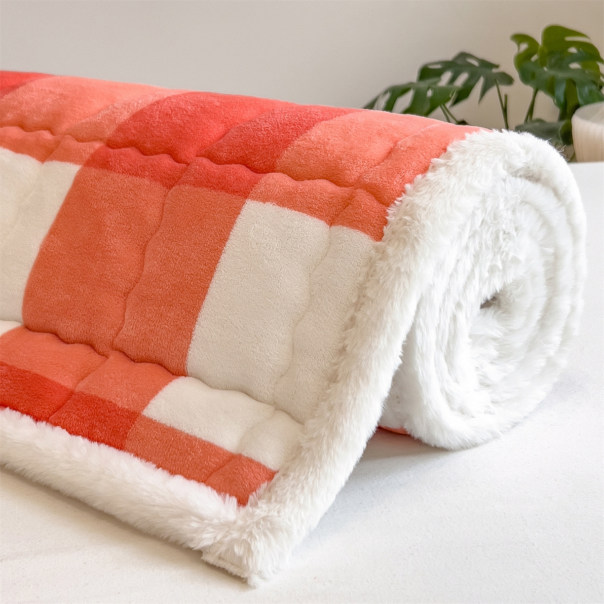 91家纺网 家纺一手货源 找家纺 迪梦思家纺 2025新款A类牛奶绒无印风格子床褥床护垫学生床垫--大床图 平铺款-粉大格