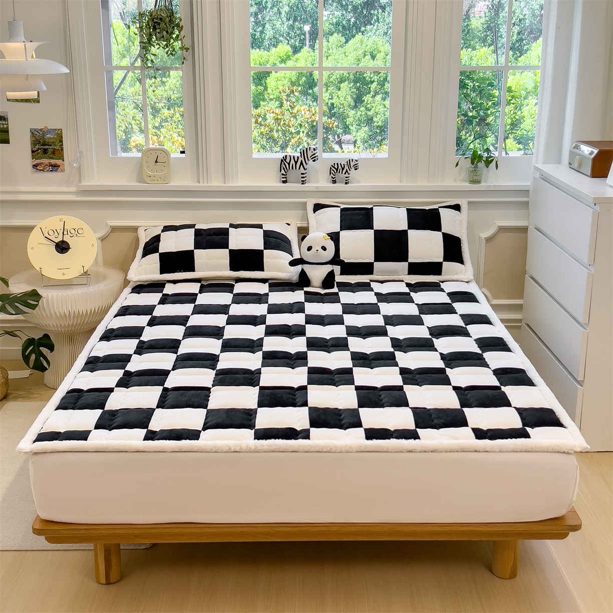 91家纺网 家纺一手货源 找家纺 迪梦思家纺 2025新款A类牛奶绒无印风格子床褥床护垫学生床垫--大床图 平铺款-钢琴格