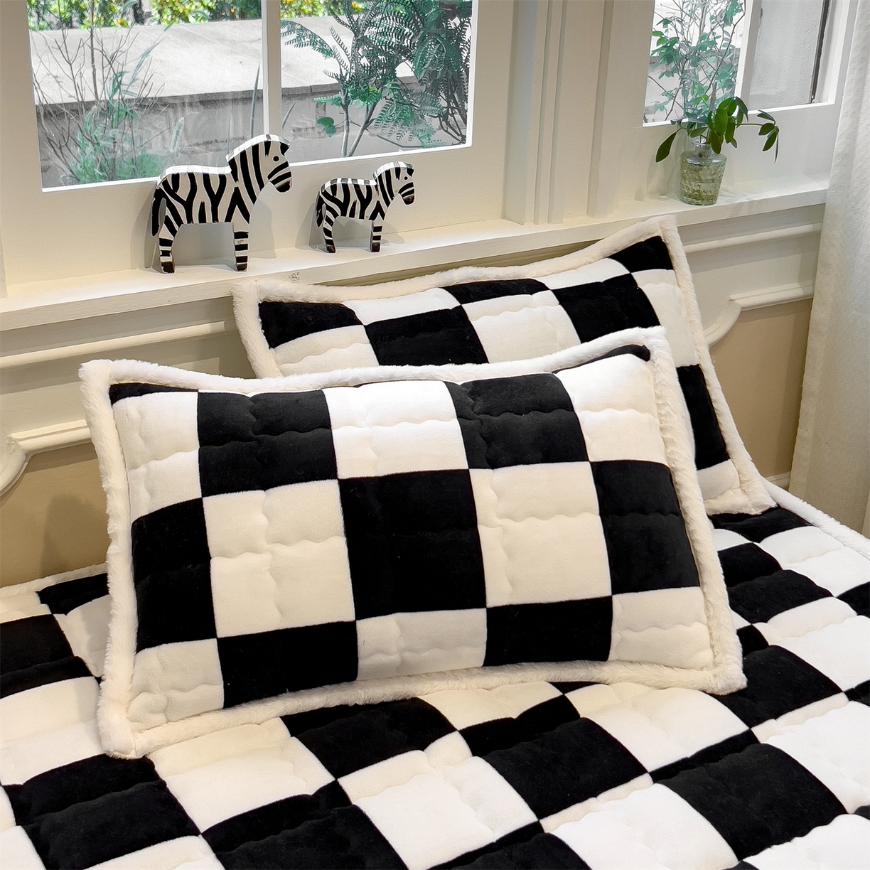 91家纺网 家纺一手货源 找家纺 迪梦思家纺 2025新款A类牛奶绒无印风格子床褥床护垫学生床垫--大床图 平铺款-钢琴格