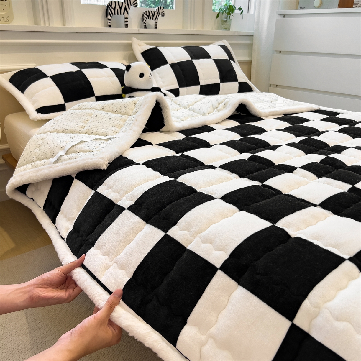 91家纺网 家纺一手货源 找家纺 迪梦思家纺 2025新款A类牛奶绒无印风格子床褥床护垫学生床垫--大床图 平铺款-钢琴格