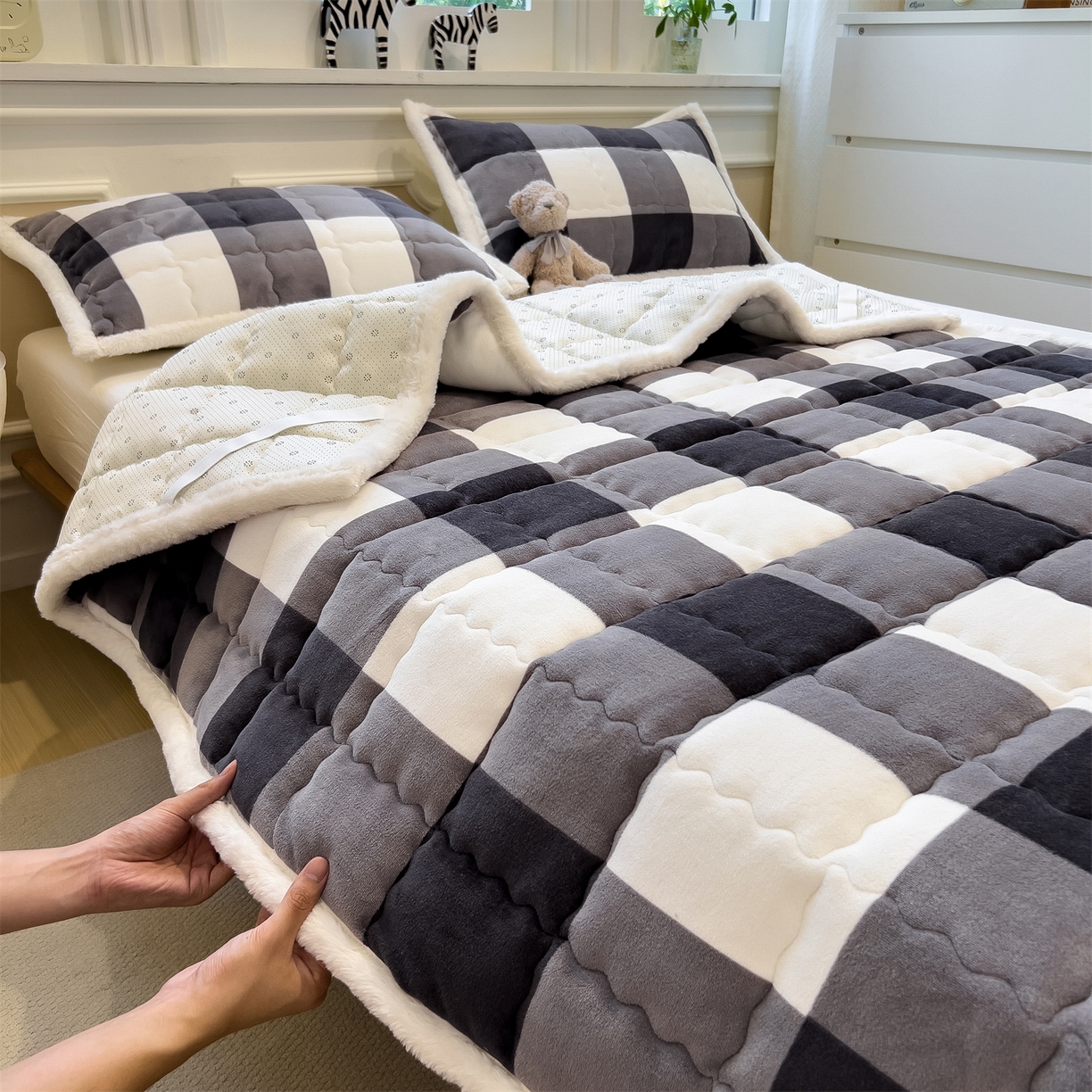 91家纺网 家纺一手货源 找家纺 迪梦思家纺 2025新款A类牛奶绒无印风格子床褥床护垫学生床垫--大床图 平铺款-灰简格