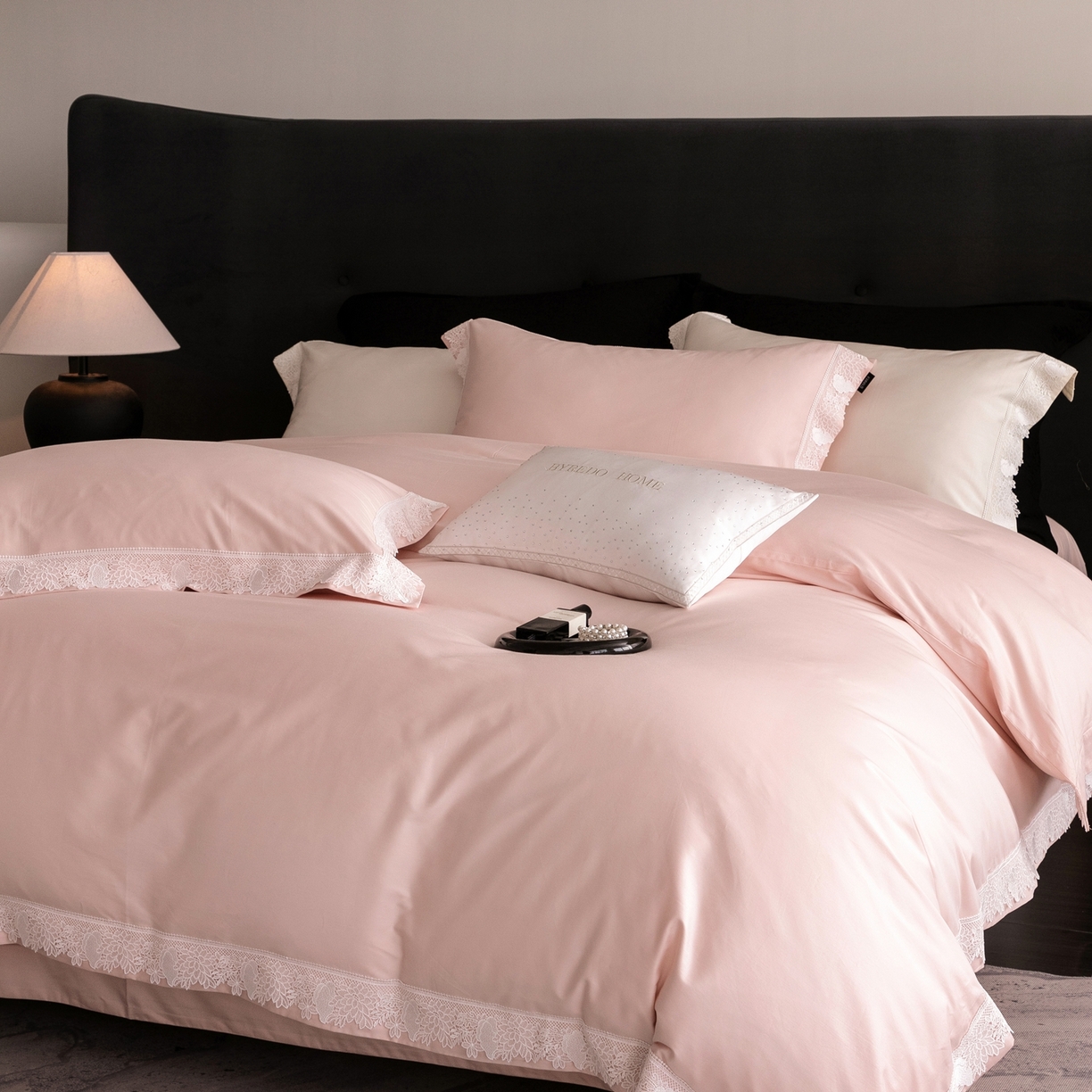 91家纺网 家纺一手货源 找家纺 （总）馨蕊家居2025新款秋冬原创设计师轻奢风100支高定系列四件套-棉米朵