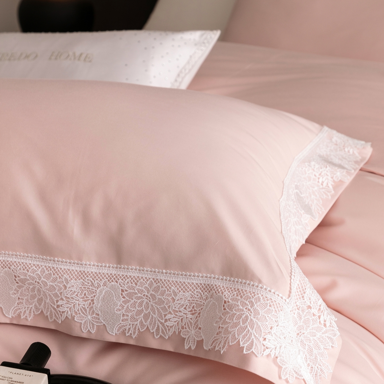 91家纺网 家纺一手货源 找家纺 （总）馨蕊家居2025新款秋冬原创设计师轻奢风100支高定系列四件套-棉米朵