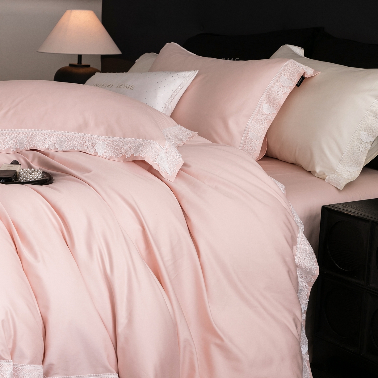 91家纺网 家纺一手货源 找家纺 （总）馨蕊家居2025新款秋冬原创设计师轻奢风100支高定系列四件套-棉米朵